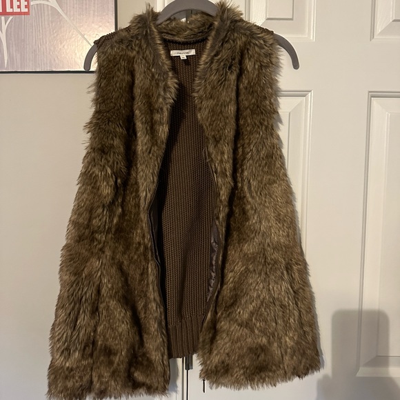 Maurices Jackets & Blazers - Maurices Brown Vest Faux Fur with sweater material backside. Women’s size XL
